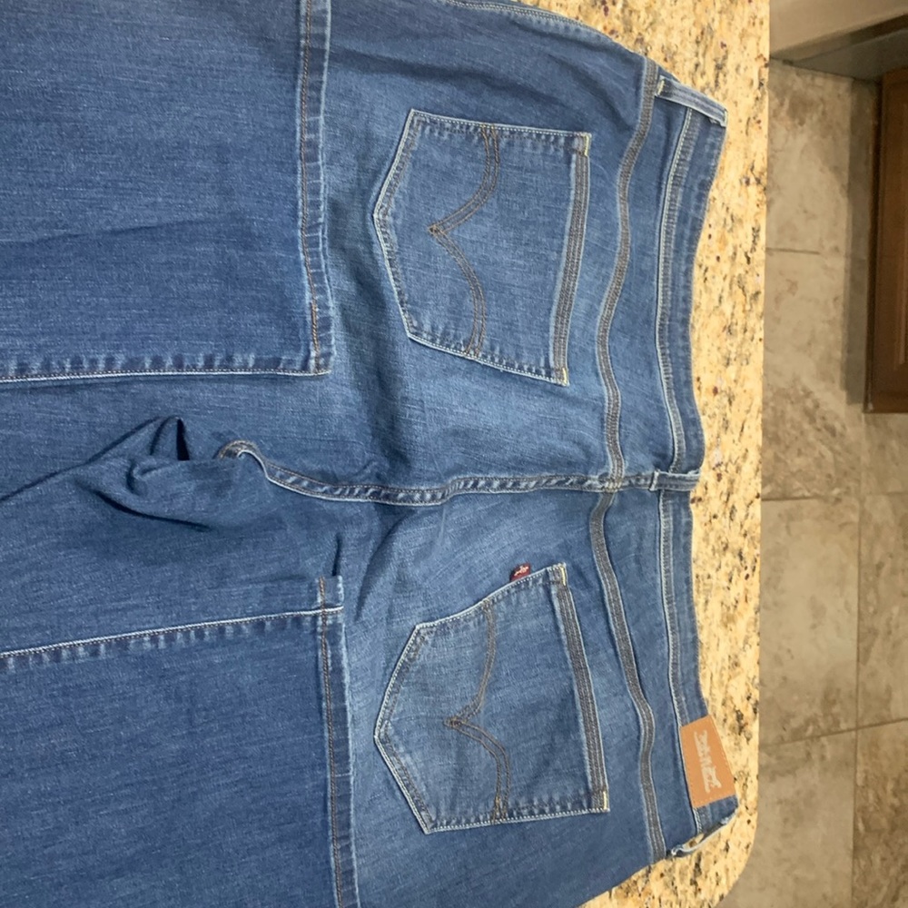 Levi’s Women’s 580 Defined Waist , Straight 24W M.